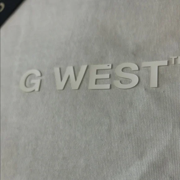 G WEST OVERSIZED WOLF TEE
 ( yellow marks of being folded ) - Picture 3 of 6